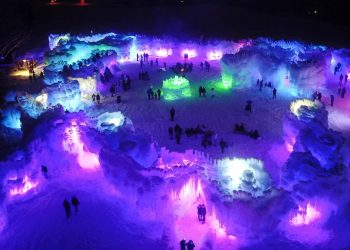 These Ice Castles In Colorado Are Like Something Out Of A Fairy Tale