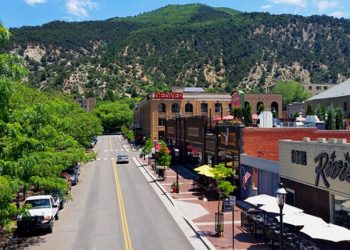 Colorado town to pay visitors $100 to travel there