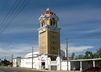 For Lakeside Amusement Park to reopen, hundreds of workers are needed