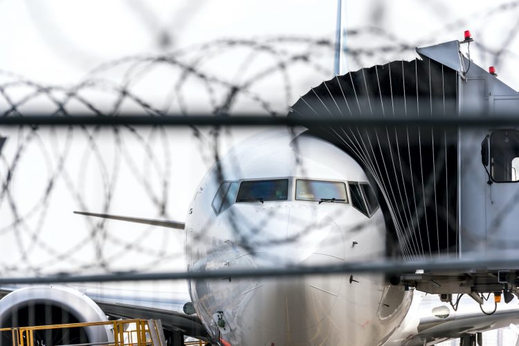 ‘Needing a vacation,’ man tries to steal jet to go to Hawaii, Colorado cops say