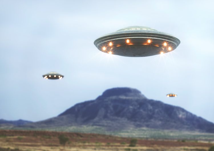 UFO Filmed Over Chicago