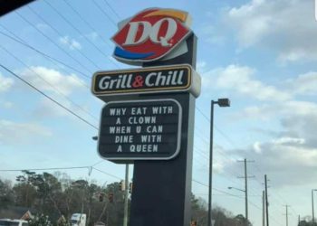 16 Times Fast Food Restaurants Threw Shade At Other Fast Food Restaurants