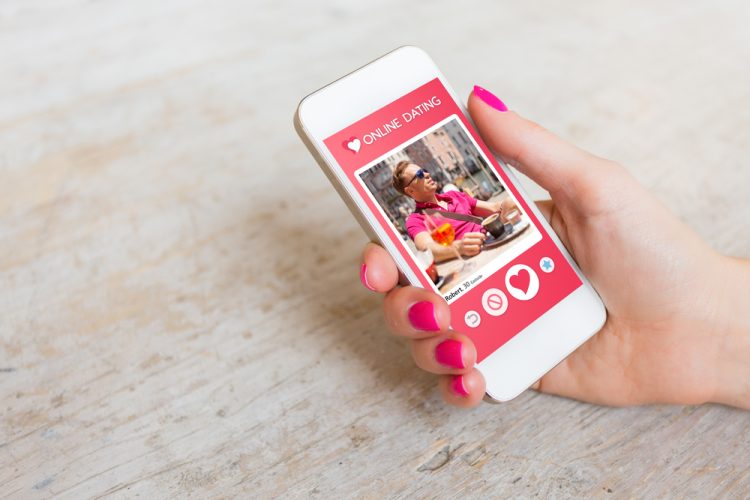 How To Stay Safe While Online Dating