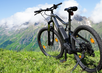 Denver is known for its bike-friendly streets and active community, making it the perfect place for e-bike enthusiasts to get around town in style. And thanks to the city's e-bike rebate program, residents can now get a $300 discount off the cost of a new e-bike.