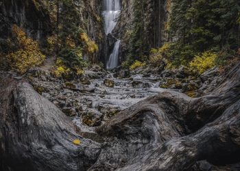 4 Waterfall Hikes Near Denver For a Quick Mental Boost