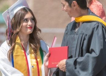 Colorado Teen Defies School Policy & Wears Mexican-U.S. Flag Sash to Graduation
