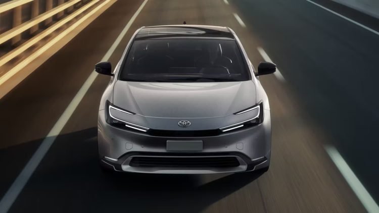 Toyota Prius 2024: The Hybrid Gets a Facelift and More Power