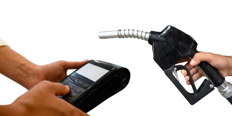 Aurora Police Department issues scam alert at gas stations