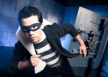 WATCH: The worst robbery attempt in history