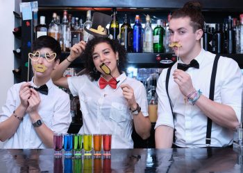 Beloved LGBTQ+ bar shuts down after 40 years due to encampments: “It Was More Than Just a Bar”
