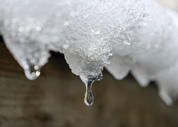 Tips to prevent your pipes from freezing this weekend