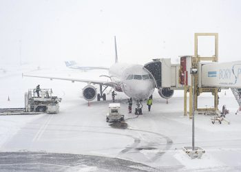 Hundreds of Flights Cancelled at DIA