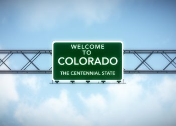 WARNING: Someone is throwing rocks at moving cars on Colorado highway