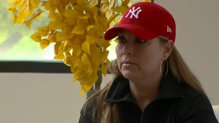Lakewood mother of 5, pins down peeping tom till police arrive
