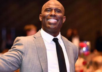 Denver Broncos Hall of Famer Terrell Davis “In Shock” After Incident on United Airlines Flight