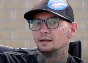 Louisville’s Fence of Fame: A Tribute to Music Legends by a Resilient Artist