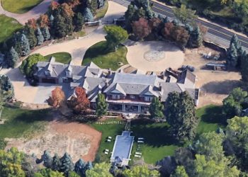 WATCH Football Legend to Home Icon: Explore Peyton Manning’s Stunning Cherry Hills Estate