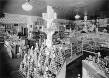 No Carts, No Credit Cards—Just Good Old-Fashioned Grocery Shopping in 1910s Denver!