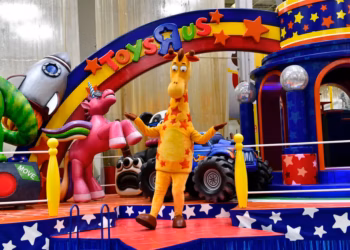 Toys ‘R’ Us Is Back, Colorado! Thornton Just Got a Playground for All Ages